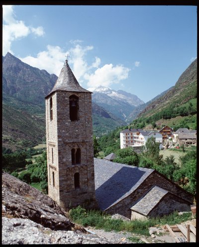 Kilátás a St joan de Boi templomra (fotó) alkotó: Romanesque