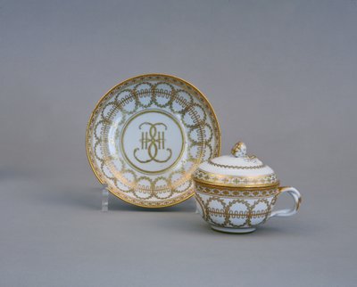 Csésze és csészealj II. Katalin monogramjával Birodalmi Porcelángyár, 1770-1780-as évek alkotó: Russian Master