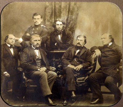 Leon Tolsztoj (1828-1910) és Dmitrij Grigorovics (1822-1900) - Assis, Ivan Alekszandrovics Goncsarov (1812-1891), Ivan Szergejevics Tourgueniev (Turgenyev, Tourguenieff ou Tourgueneff) (1818-1883), Alekszandr Vaszilijicsin (Druzin Vaszilijin) 1824-1864) et alkotó: Russian Photographer