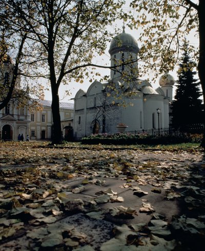 A Szentháromság Szent Szergiusz-székesegyház, amelyet Radoneshi Szent Szergiusz 1340 körül alapított alkotó: Russian School
