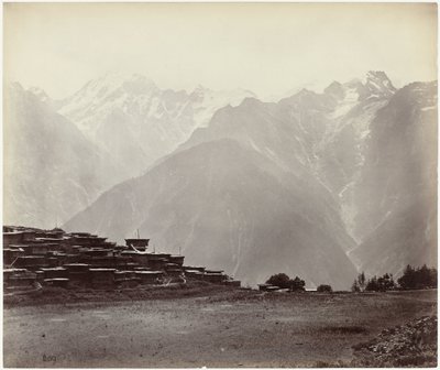 Kilátás Chinire a Himalájával a háttérben Panorámás kilátás a Chiniben (eredeti cím) alkotó: Samuel Bourne (attributed to)