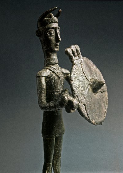 Nuragikus kultúra (nuraghi) Szardíniai: bronz harcos szobrocska pajzzsal. Kr.e. 8-7. Nemzeti Őskori Néprajzi Múzeum „Luigi Pigorini”, Róma alkotó: Sardinia Nuragic Civilization