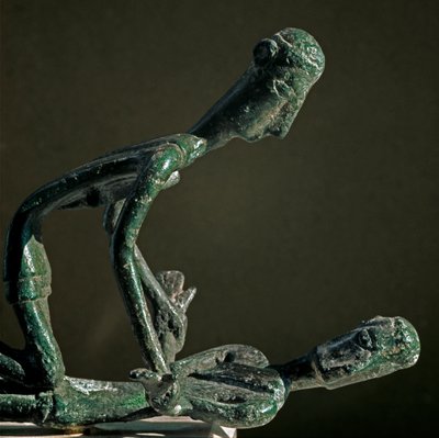 Nuragikus kultúra (nuraghi) Szardíniai: bronzbirkózók faragott csoportja. Az Arcosu-hegyről. Kr.e. 8-7. Cagliari, Nemzeti Régészeti Múzeum, Szardínia, Olaszország alkotó: Sardinia Nuragic Civilization