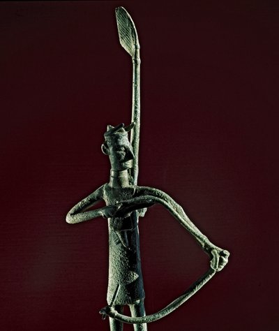 Nuragikus kultúra (nuraghi) Szardíniai: bronz íjat húzó harcos szobra. Kr.e. 8-7. Cagliari, Nemzeti Régészeti Múzeum, Szardínia, Olaszország alkotó: Sardinia Nuragic Civilization