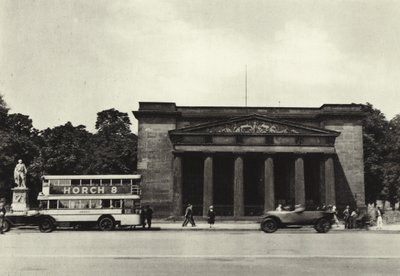 Berlin: Az új gárda; Új őrház (f/w fotó) alkotó: Sasha Stone