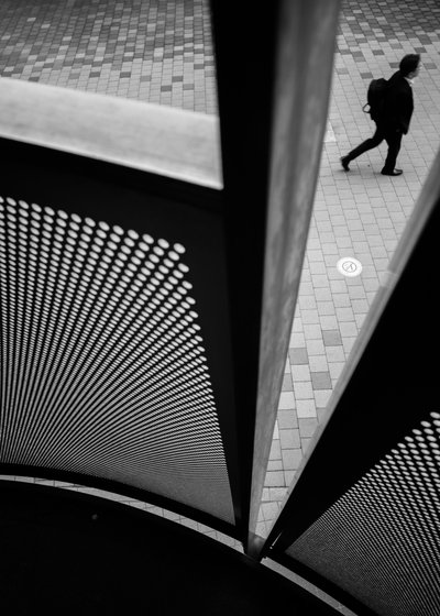 Geometrikus városi séta alkotó: Satoshi Hata