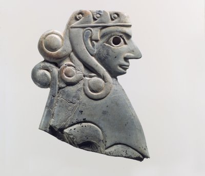 Bútortábla: nőstény szfinx Hathor-stílusú fürtökkel, Kr.e. 18. század (víziló elefántcsont) alkotó: School Anatolian