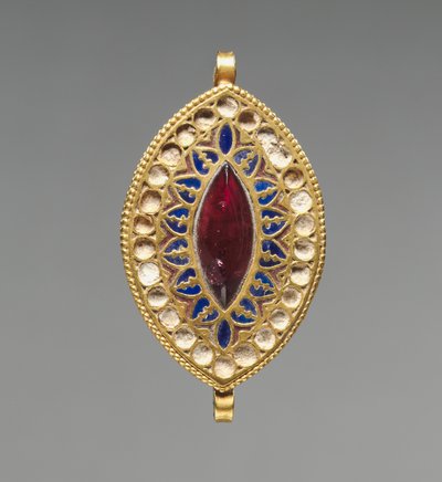 Mandula alakú medál, 400-600 (arany, lapis lazuli, gránát és üveg) alkotó: School Byzantine
