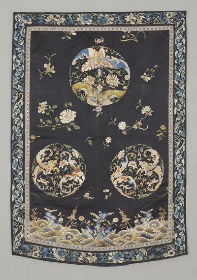 Függő, 1750-1800 körül (Selyem hímzéssel (szatén öltés), természetes és szintetikus színezékek) alkotó: School Chinese