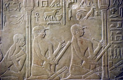 Ókori Egyiptom, Relief/Faragás, Merereuka sírja, Mastaba of Merereuka, 6. dinasztia, Szakkara, A falusi vének kénytelenek beismerni hibás adóbevallásukat a hivatalnokoknak (fotó) alkotó: School Egyptian