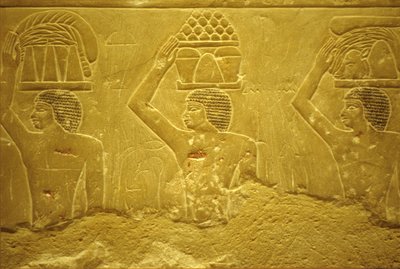 Ókori Egyiptom, falfestmény, Mastaba/Tomb of Idout, Szakkara, i.e. 2323-2150, Hordozók áldozatokkal (fotó) alkotó: School Egyptian