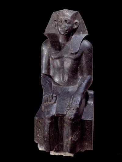 Ókori egyiptomi művészet: III. Szeszosztrisz király szobra. Diorit szobor ie 1870 körül (12. dinasztia, 1963-1786 körül). Medamoudból (Egyiptom). Magasság: 1.200 m. Párizs, Musee du Louvre alkotó: School Egyptian