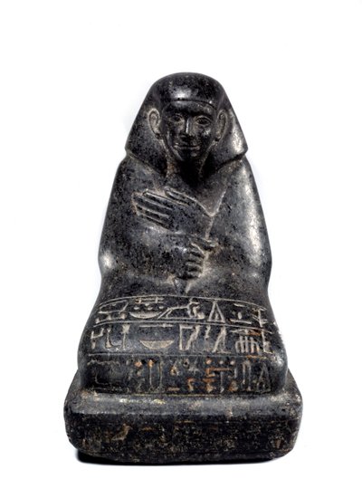 Egyiptomi antikvitás: gabbro szobor, amely Senpou vezető tisztviselőt ábrázolja. Középbirodalom (Kr.e. 2033-1710) Párizs, Louvre Múzeum alkotó: School Egyptian