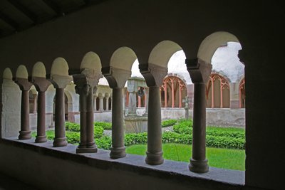 A kolostor alkotó: School French