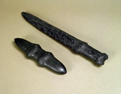 Tőrpenge és kőtőr, Jomon-korszak Kr.e. 4500-3700 alkotó: Japanese School