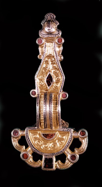 Meroving fibula. Saint-Germain-en-Laye Múzeum alkotó: School Merovingian