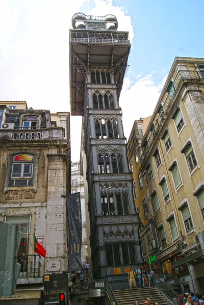 Santa Justa Lift, Lisszabon, Portugália (fotó) alkotó: School Portuguese