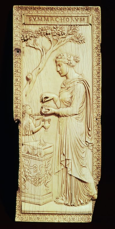 A Symmachi-diptichon egyik lapja, a Symmachi családról elnevezett, Kr. u. 400 (elefántcsont) alkotó: School Roman