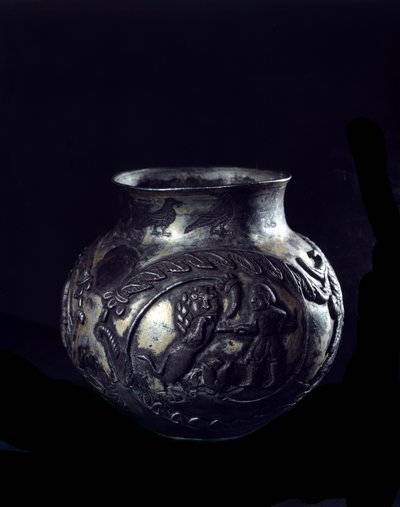 Perzsa művészet: ezüst váza. Korai szászánida időszak. Tartalom a svájci Bale-ben alkotó: School Sasanian