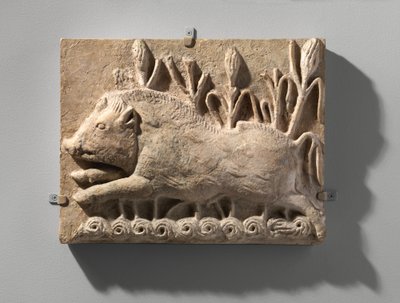 Fali panel töltőkannal, Kr.u. 6. század (stukkó) alkotó: School Sasanian