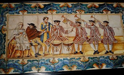 Azulejos csempe trombitásokat és dobost ábrázol (kerámia) alkotó: School Spanish