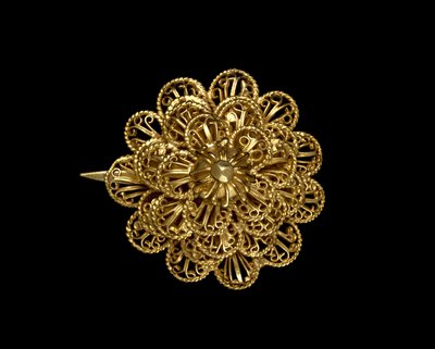 Pin, c. 1900 (arany) alkotó: School Wolof