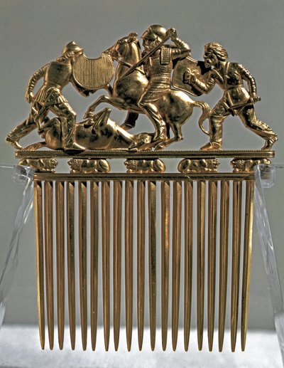 Art Scythian (szkíta civilizáció): aranyfésű díszíti a szkíta harcosokkal vívott csaták jeleneteit (Fésű harci jelenettel). Az oroszországi (ma Ukrajna) Solokha tumulusából. Kr.e. 5-4. Nap. 12,6x10,2 cm Ermitázs Múzeum, Szentpétervár alkotó: Scythian