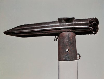 Szkíta művészet (szkíta civilizáció vagy Szkíta): bronz fejsze a Krasznojark régióból (Szibéria és Altaj). Kr.e. 7. - 2. század. Szentpétervár, Ermitázs Múzeum alkotó: Scythian