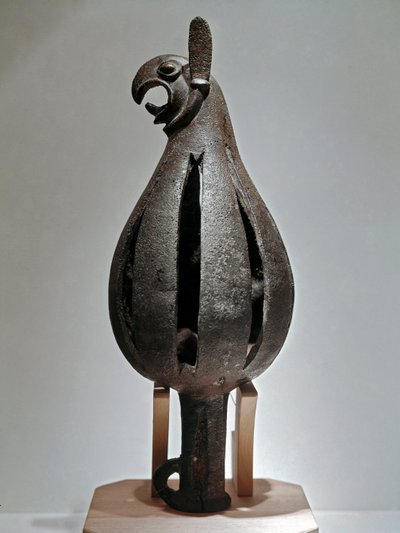 Művészet szkíta (szkíta civilizáció vagy szkíta): griff alakú dísz sasfejjel. Bronztárgy, a Kr.e. 7. század második feléből. Szentpétervár, Ermitázs Múzeum alkotó: Scythian