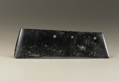 Szertartási eszköz (jáde) alkotó: Shang Dynasty Chinese School