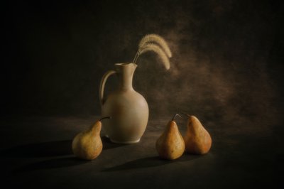 Moody körte csendélet alkotó: Siyu_Wei APA