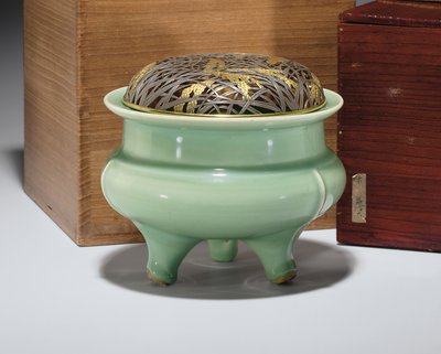 Nagyméretű Longquan celadon állványos füstölő, japán parcellaaranyozott fém borítással (kerámia) (lásd még: 349496) alkotó: Southern Song Dynasty Chinese School