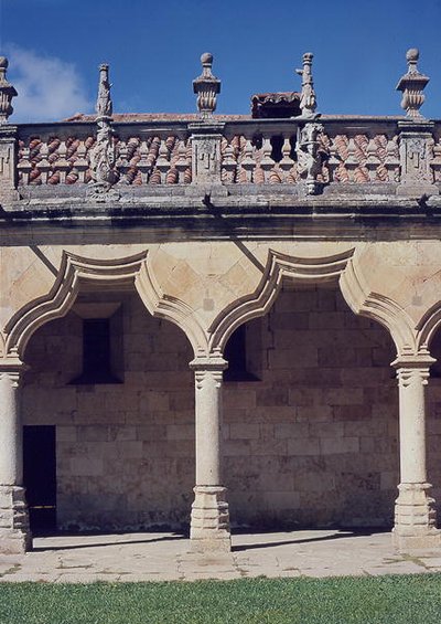 A Patio de las Escuelas Menores részlete (fotó) alkotó: Spanish School