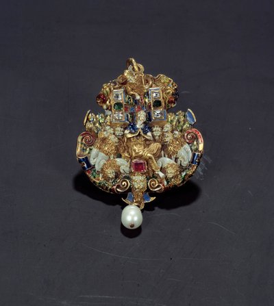 Ékszerek: gyémánt medál, arany kereken zománc, smaragd és gyöngy, amely Danielt ábrázolja az oroszlángödörben. 1550-1600. Spanyolországból. Párizs, Louvre Múzeum alkotó: Spanish School