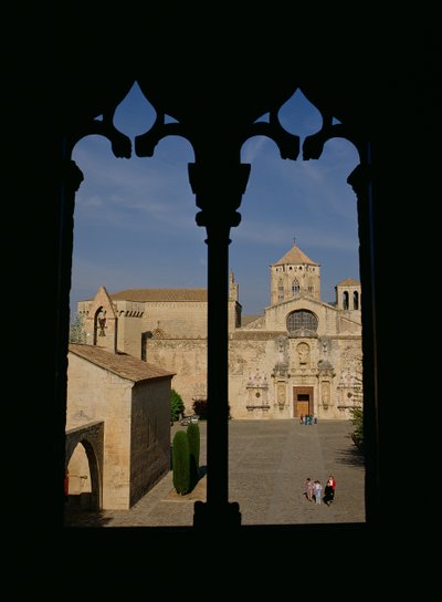 A kolostor belsejében lévő templom képe, 1161-ben kezdődött alkotó: Spanish School