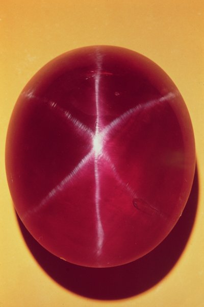 A Rosser Reeves Star Ruby (rubin) alkotó: Sri Lankan School