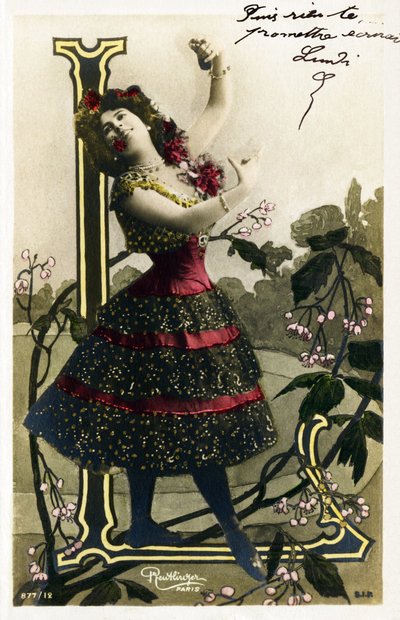 L: Luz Chavita, színésznő és táncos a Belle Epoque-ból - Opéra Comique, Párizs - Ábécé képeslapon alkotó: Studio Reutlinger