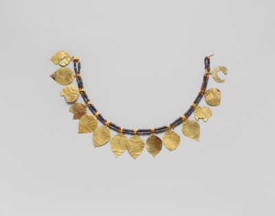 Fejdísz, Kr.e. 2600–2500 (arany, lapis lazuli és karneol) alkotó: Sumerian Sumerian