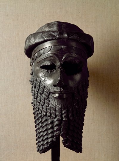 Sumér művészet: a király feje, talán Naram-Sin (Naram Sin) (Kr. e. 2254-2218). Bronz szobor. Körülbelül ie 2250 Dim. 36x20 cm Bagdad, Iraki Nemzeti Múzeum alkotó: Sumerian Sumerian