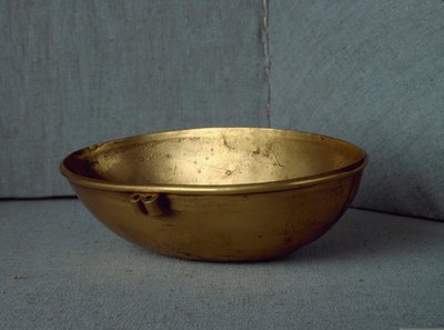 Sumér civilizáció: ovális arany kupa. Homályos. 15 cm Bagdad, Iraki Nemzeti Múzeum alkotó: Sumerian Sumerian