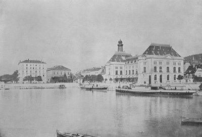 Neuchatel, Le Port és a Hotel des Postes (f/w fotó) alkotó: Swiss Photographer
