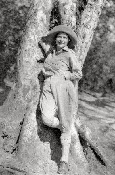 Stella Court Treatt, brit kalandor, író és filmrendező, Maereres, Tanganyika, 1925, 1927. alkotó: Thomas A. Glover