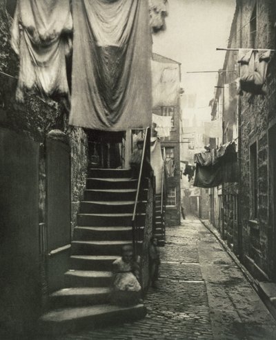 Bezárás sz. 193, 17-27 High Street, Glasgow, az "Old Closes and Streets"-ből, 1868 alkotó: Thomas Annan