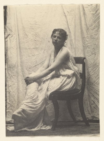 [Weda Cook klasszikus ruhában Eakins Chestnut Street-i műtermében] alkotó: Thomas Eakins