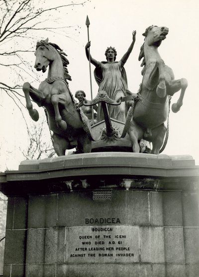 Boadicea és lányai, bronz szoborcsoport, 1885 alkotó: Thomas Thornycroft