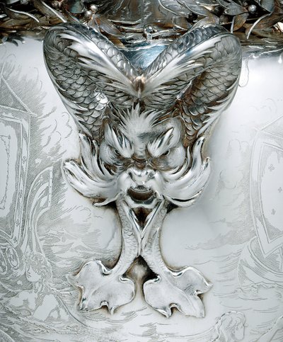 Részlet egy vitorlás trófeáról alkotó: Tiffany and Company