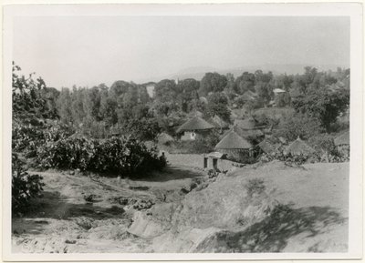 Etióp falu kör alakú, nádfedeles házakkal, Axum, Etiópia, Ugo Monneret de Villard fotója. alkotó: Ugo Monneret de Villard