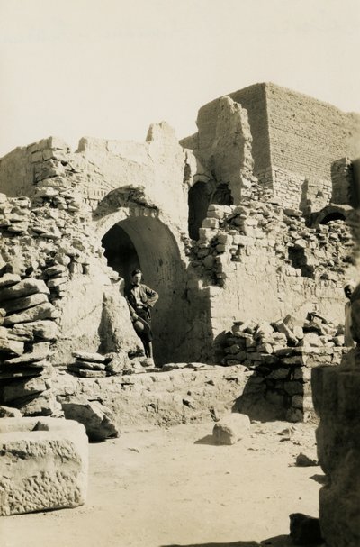 A Szent Simeon kolostor nagy kapu (qasr) belseje, Asszuán, Egyiptom, Ugo Monneret de Villard fotója. alkotó: Ugo Monneret de Villard