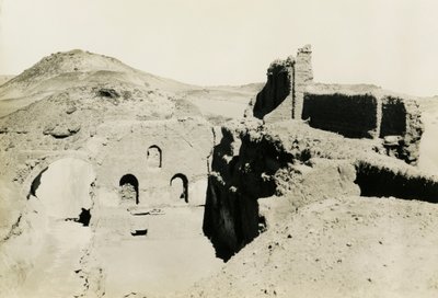 A Szent Simeon kolostor nagy kapu (qasr) belseje, Asszuán, Egyiptom, Ugo Monneret de Villard fotója. alkotó: Ugo Monneret de Villard