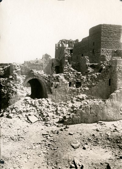 A Szent Simeon kolostor nagy kaputornya (qasr), Asszuán, Egyiptom, Ugo Monneret de Villard fotója. alkotó: Ugo Monneret de Villard